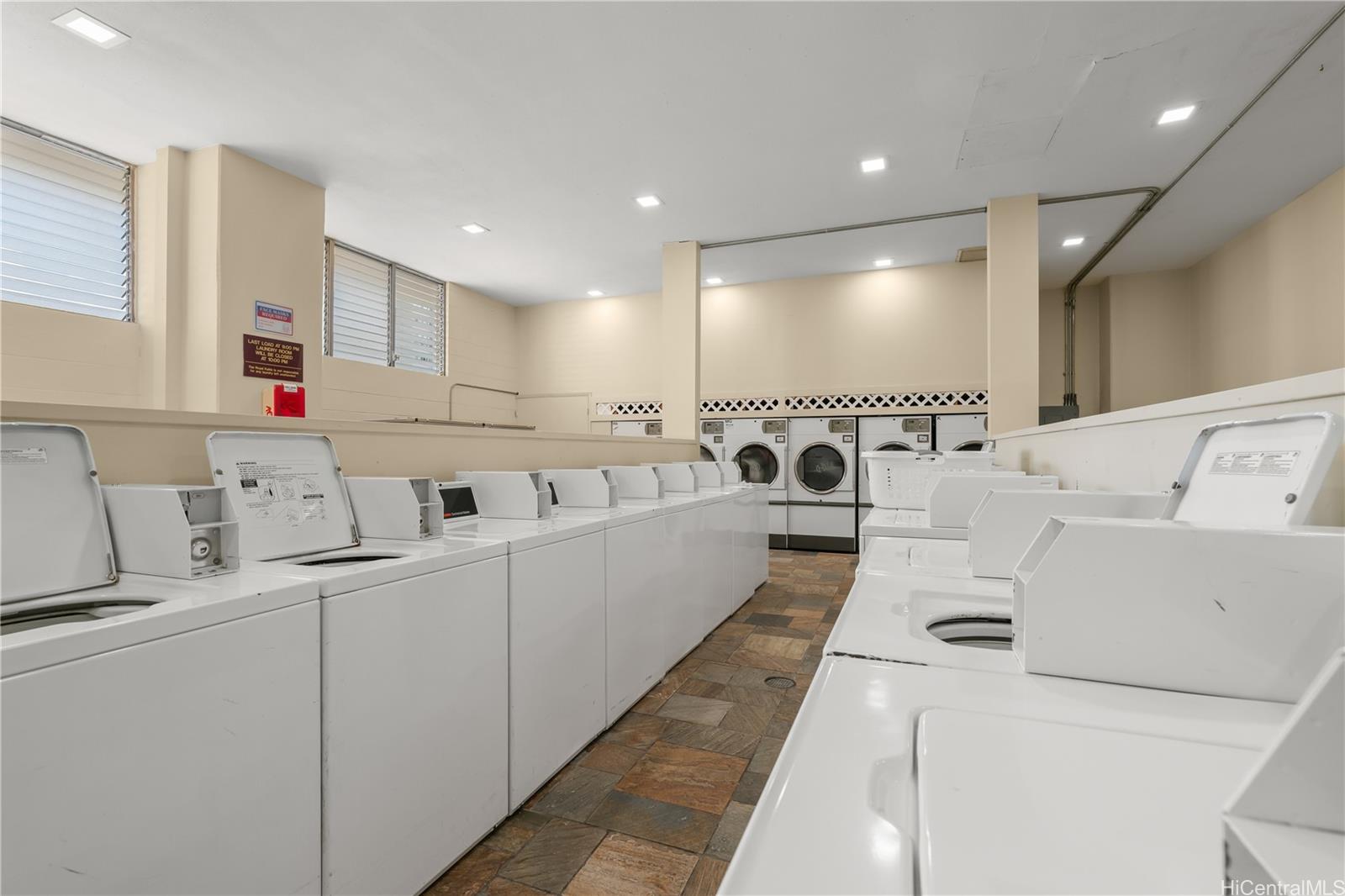 Royal Kuhio condo # 3007, Honolulu, Hawaii - photo 22 of 23