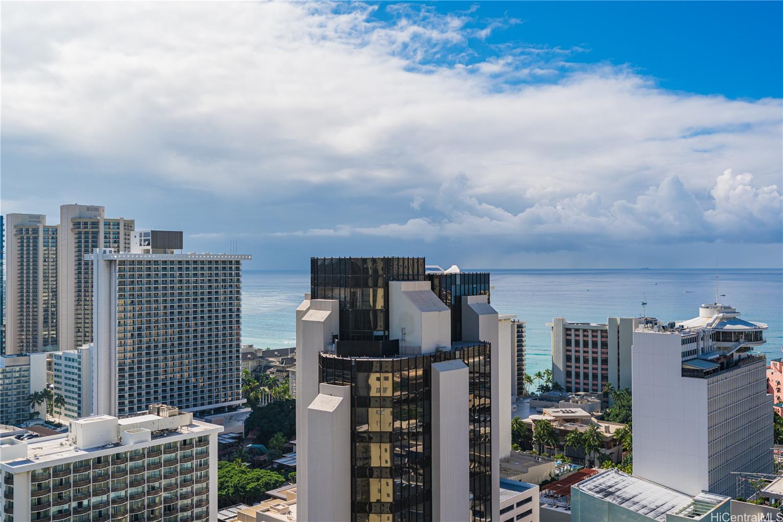 Royal Kuhio condo # 3007, Honolulu, Hawaii - photo 4 of 23
