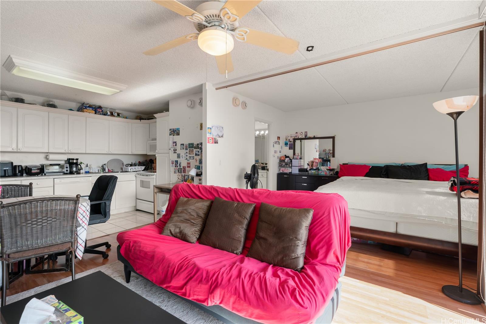 Royal Kuhio condo # 3007, Honolulu, Hawaii - photo 9 of 23