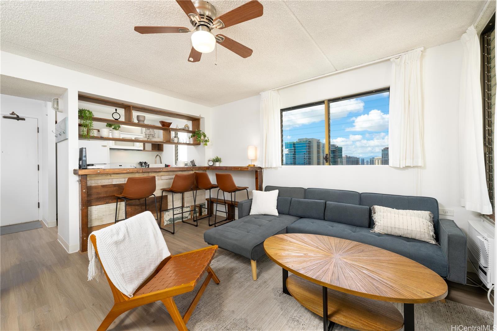 Royal Kuhio condo # 3101, Honolulu, Hawaii - photo 2 of 17