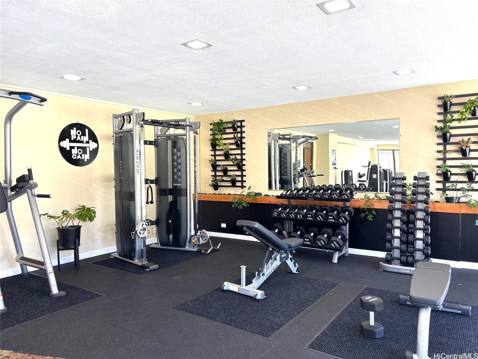 Royal Kuhio condo # 3102, Honolulu, Hawaii - photo 15 of 17