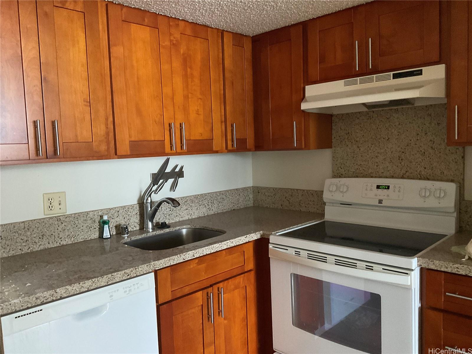 Royal Kuhio condo # 3103, Honolulu, Hawaii - photo 2 of 25