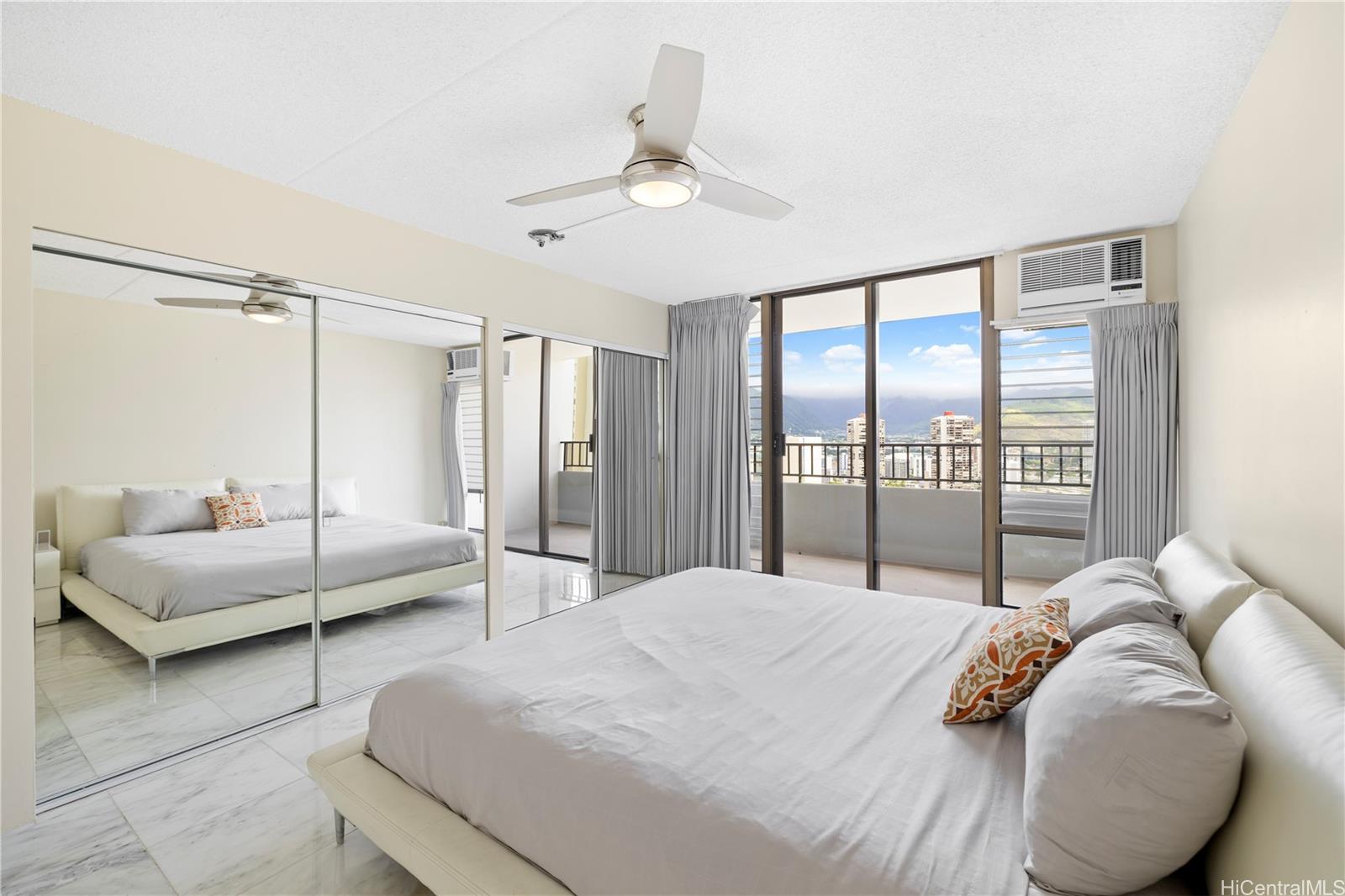 Royal Kuhio condo # 3201, Honolulu, Hawaii - photo 15 of 23