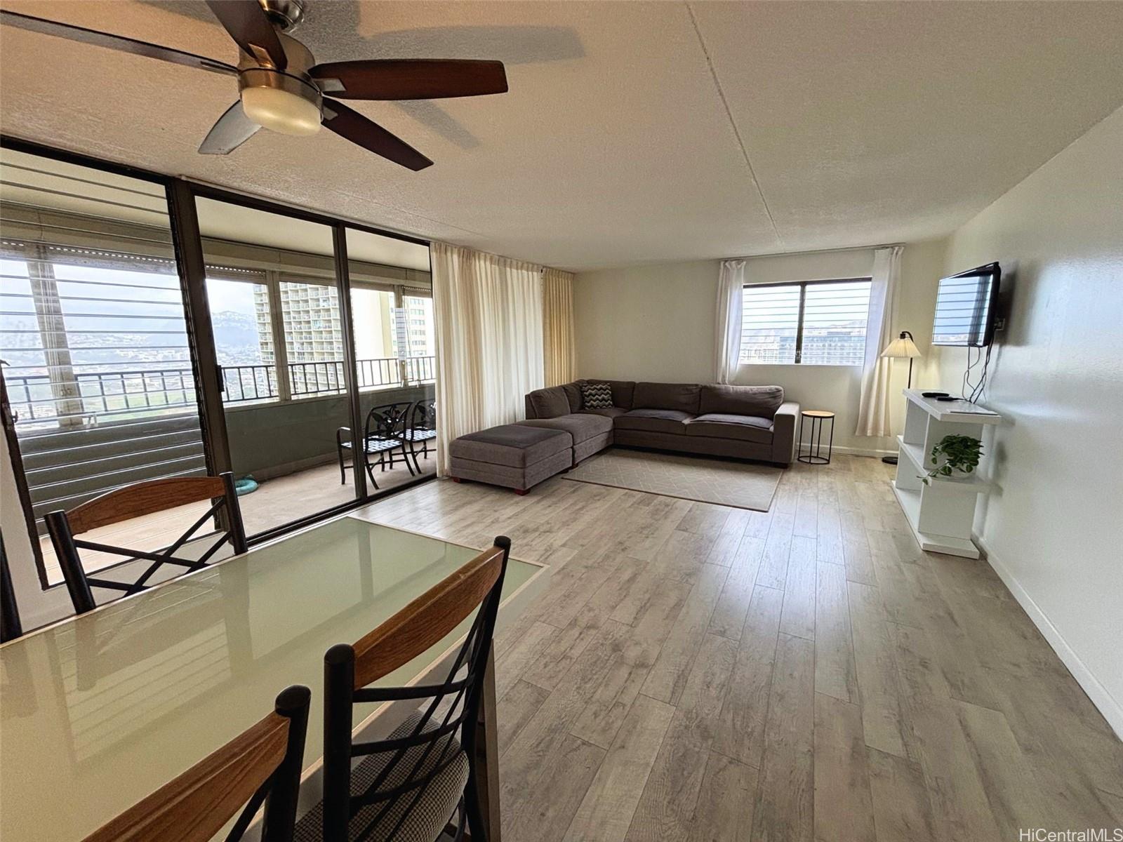 Royal Kuhio condo # 3202, Honolulu, Hawaii - photo 3 of 25