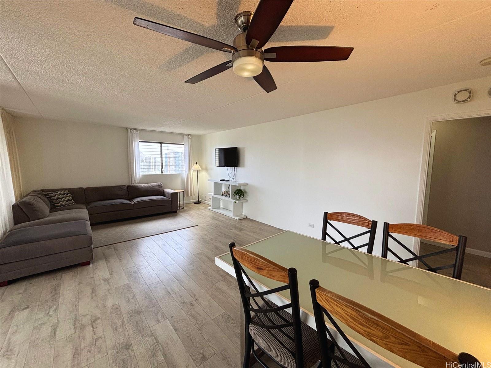 Royal Kuhio condo # 3202, Honolulu, Hawaii - photo 4 of 25