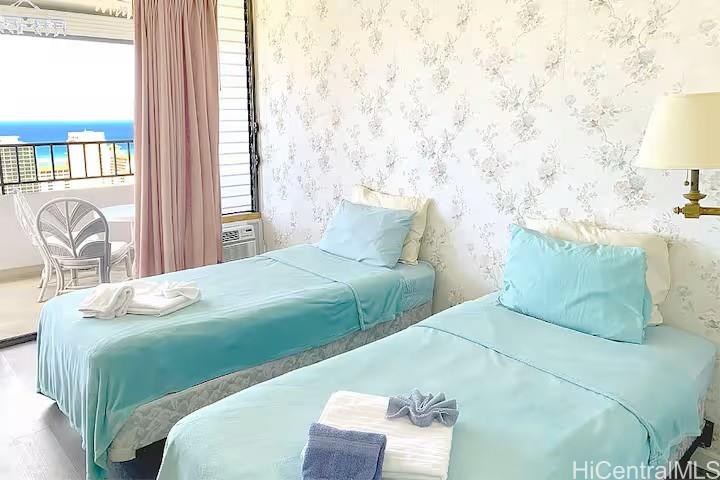 Royal Kuhio condo # 3204, Honolulu, Hawaii - photo 2 of 11