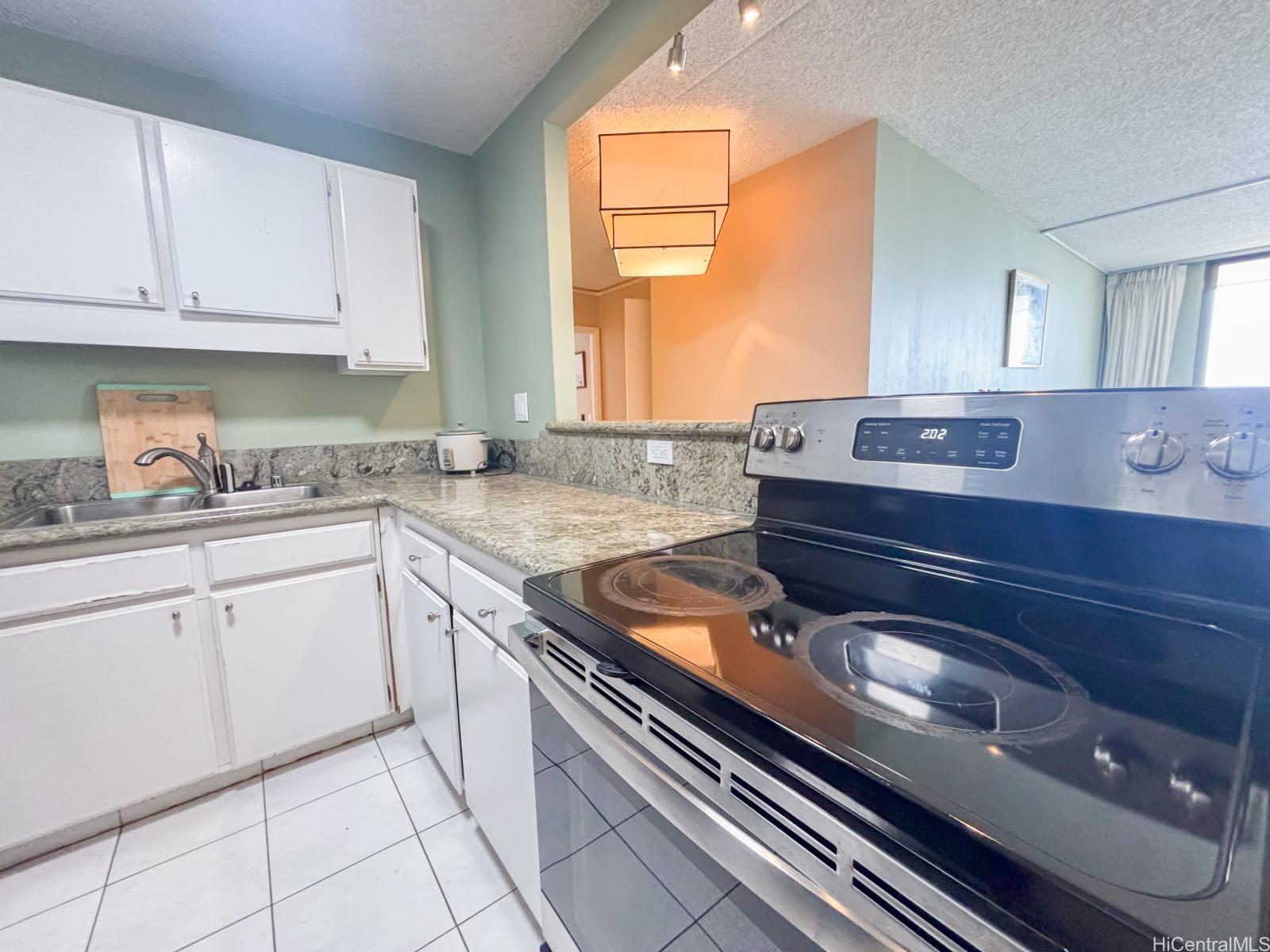 Royal Kuhio condo # 3505, Honolulu, Hawaii - photo 5 of 23