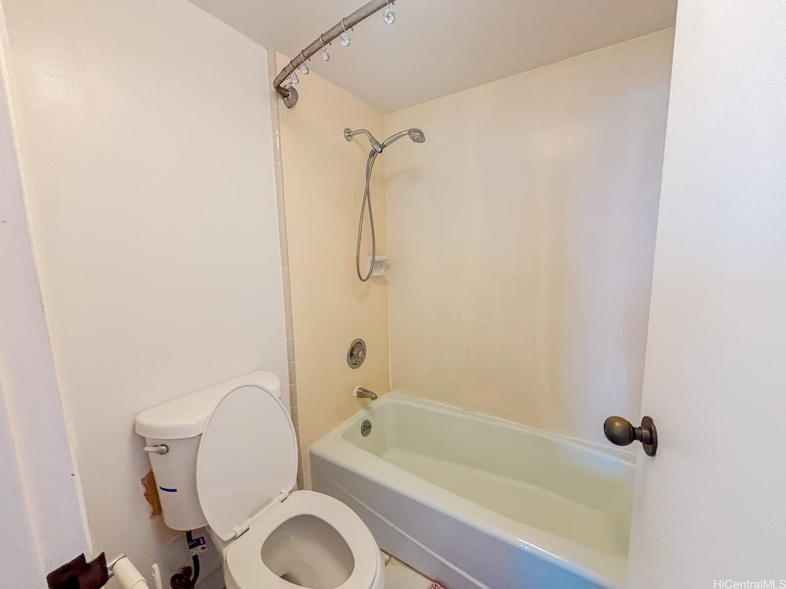 Royal Kuhio condo # 3505, Honolulu, Hawaii - photo 10 of 23