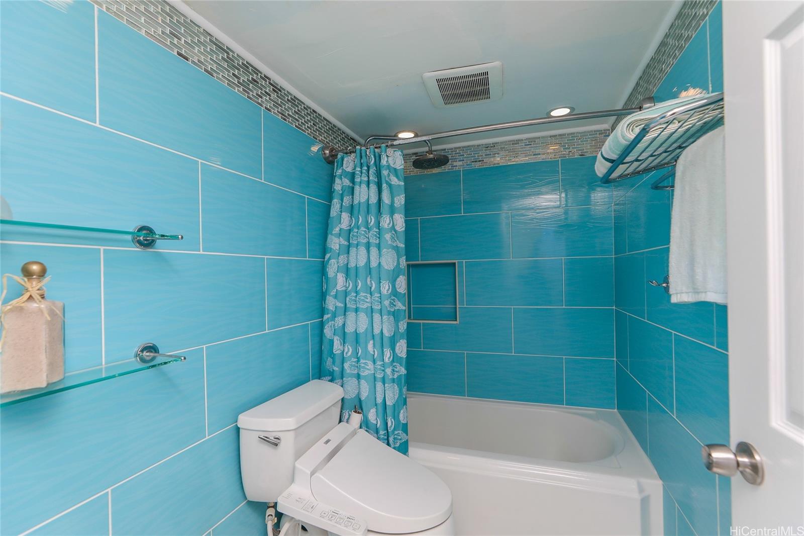 Royal Kuhio condo # 3606, Honolulu, Hawaii - photo 13 of 21