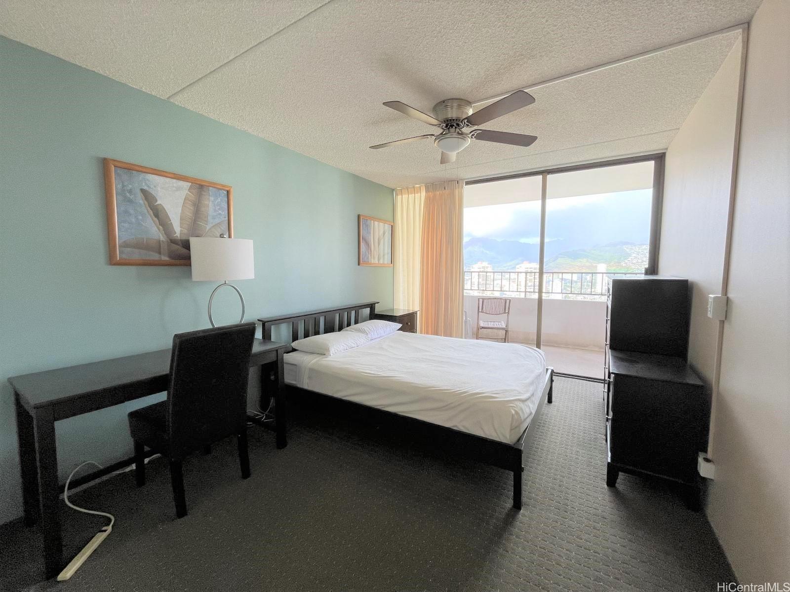 2240 Kuhio Ave Honolulu - Rental - photo 3 of 18