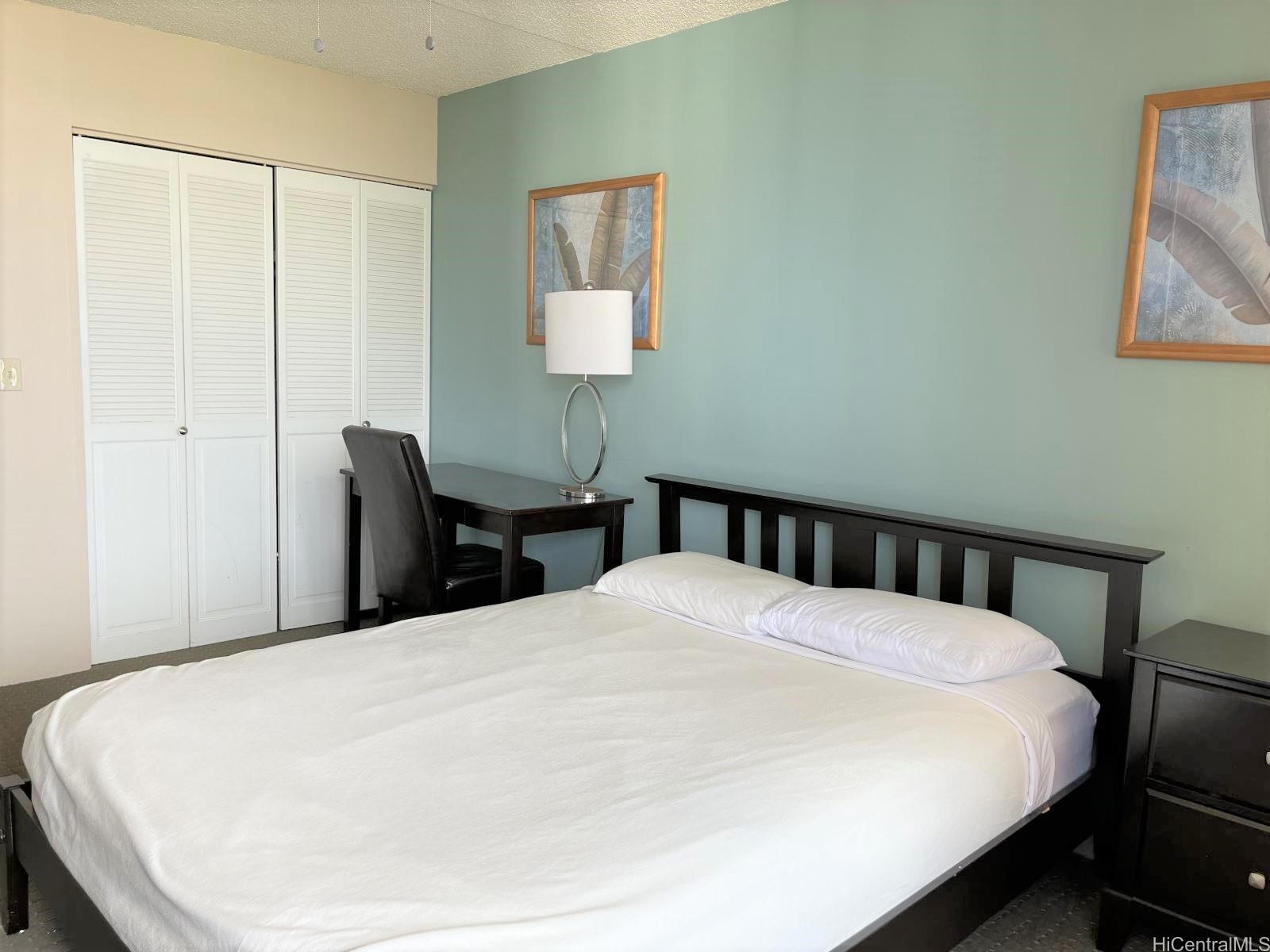 2240 Kuhio Ave Honolulu - Rental - photo 4 of 18