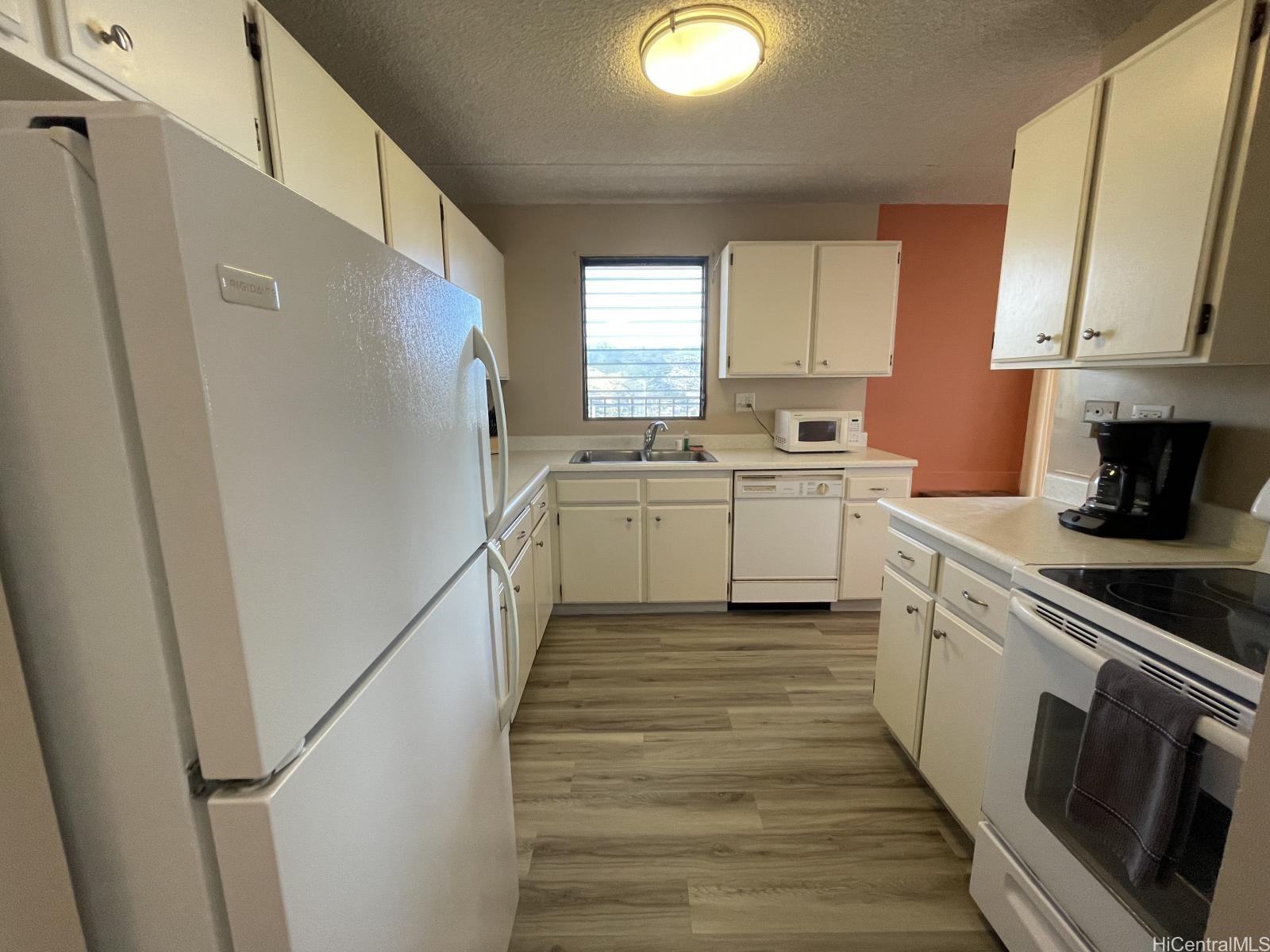 2240 Kuhio Ave Honolulu - Rental - photo 10 of 18