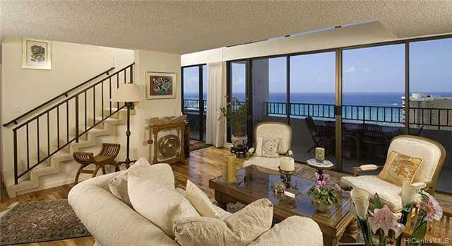 kurao✩  Royal Kuhio #3805, 2240 Kuhio Ave, Honolulu | Waikiki
