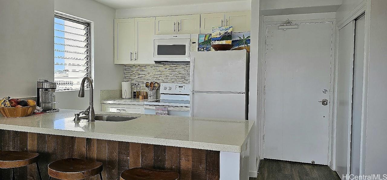 Royal Kuhio condo # 905, Honolulu, Hawaii - photo 2 of 18