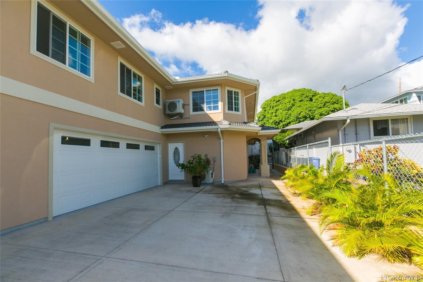 2240A Metcalf Street , Honolulu, Hi 96822 Manoalower