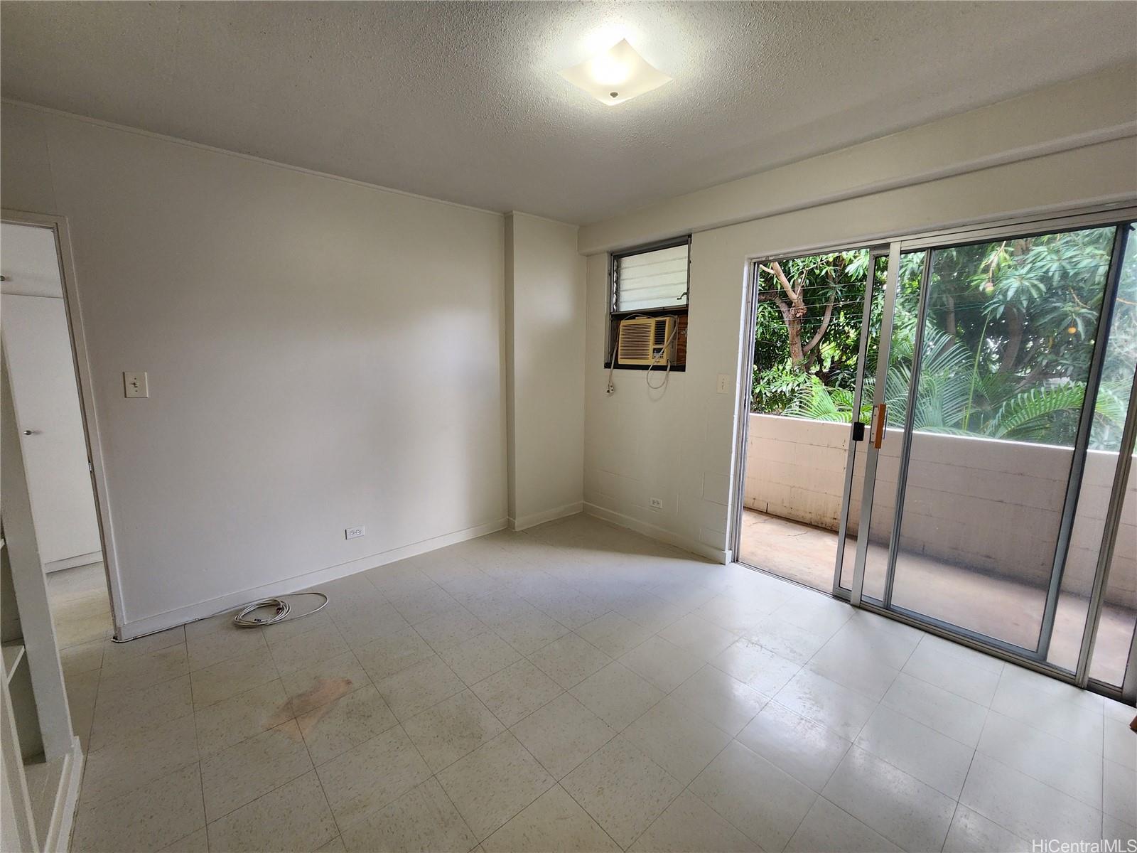 2241 Young St Honolulu - Rental - photo 5 of 7