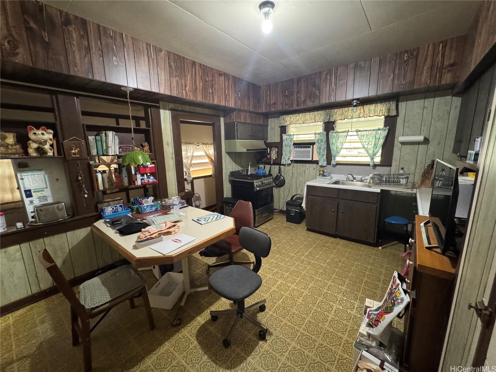 2248  Makanani Drive Kamehameha Heights, Honolulu home - photo 11 of 25