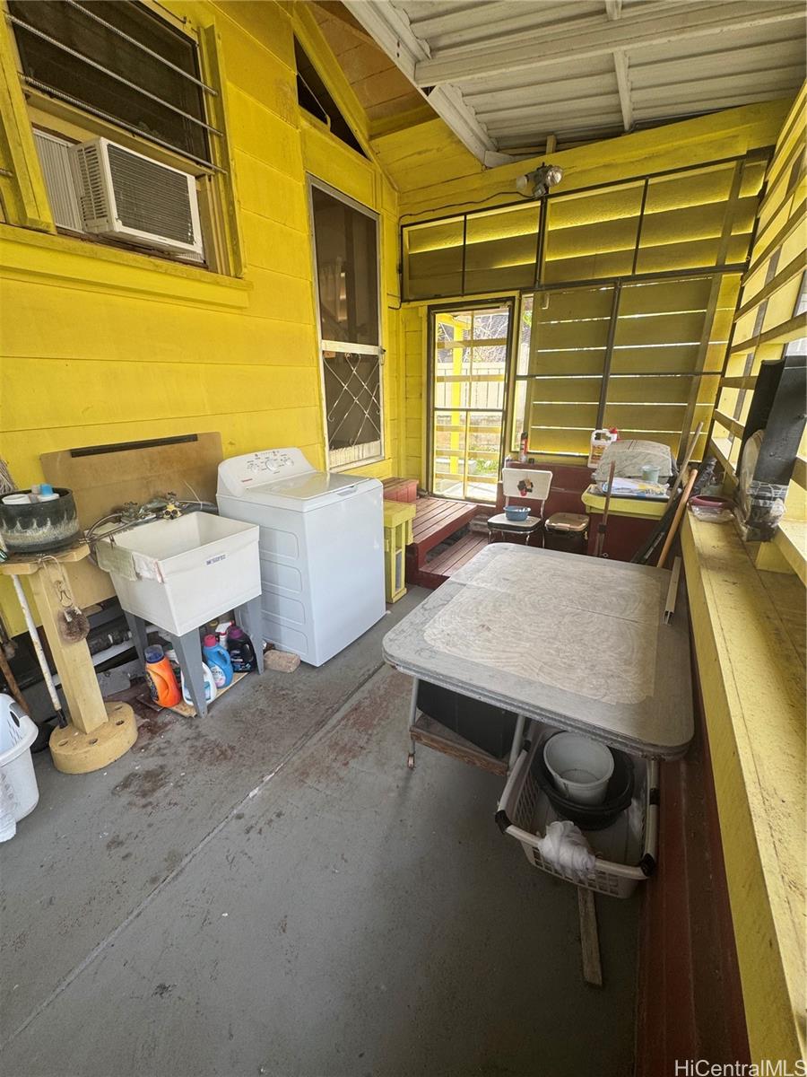 2248  Makanani Drive Kamehameha Heights, Honolulu home - photo 23 of 25