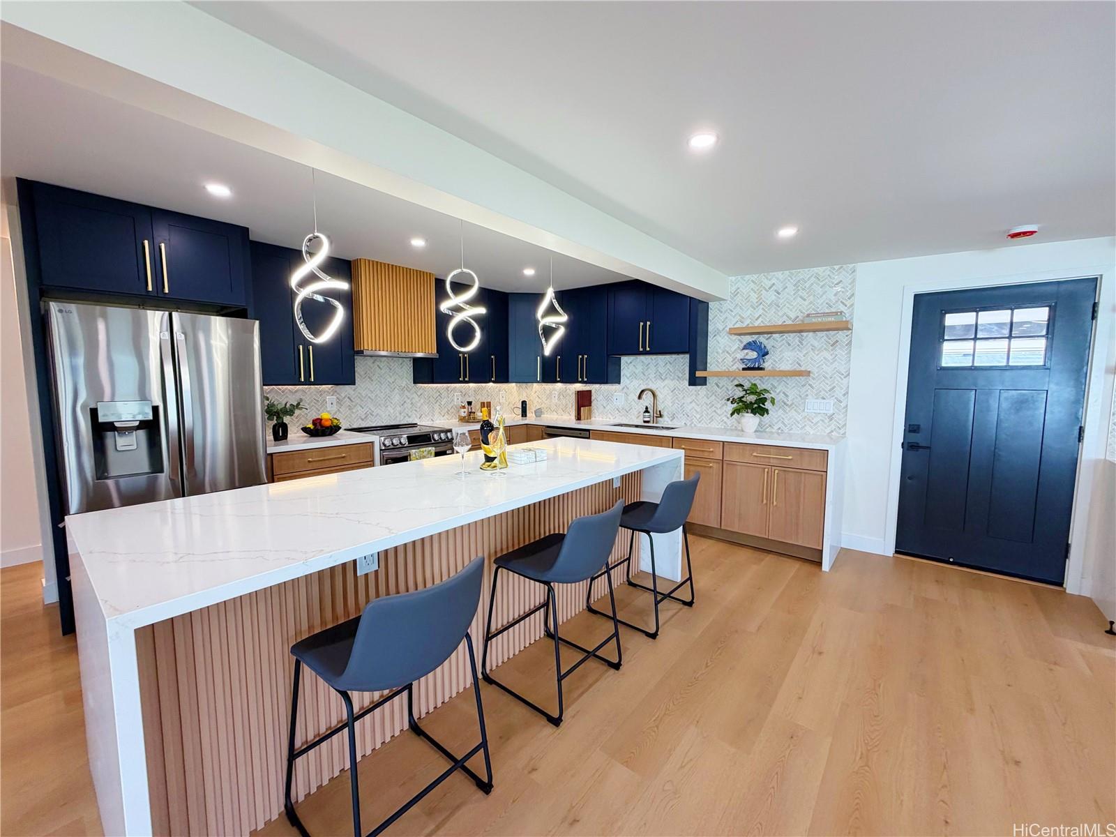 225  Aikane Street Aikahi Park, Kailua home - photo 3 of 25