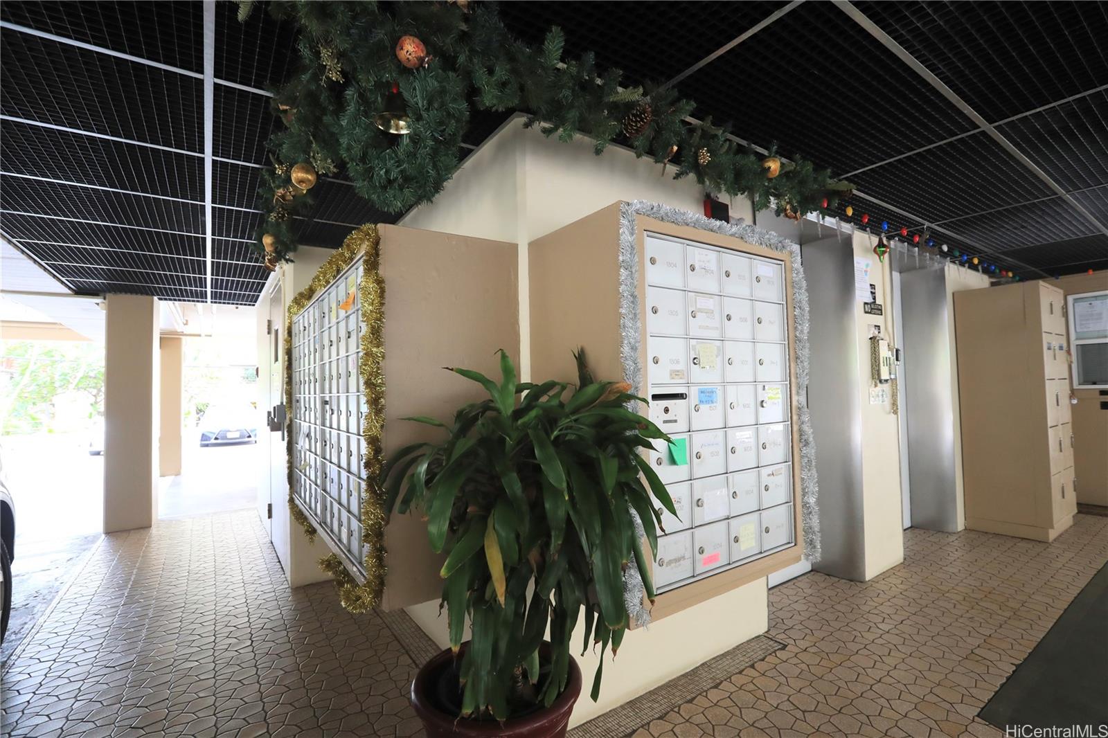 Governor Cleghorn condo # 1506, Honolulu, Hawaii - photo 5 of 8