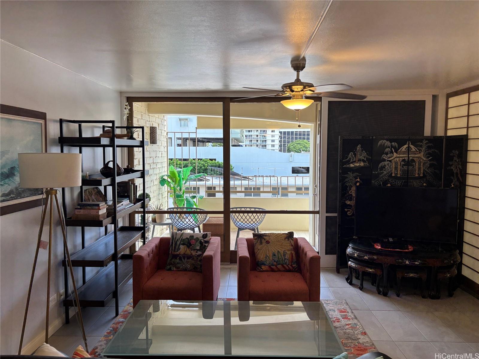 225 Kaiulani Ave Honolulu - Rental - photo 3 of 16