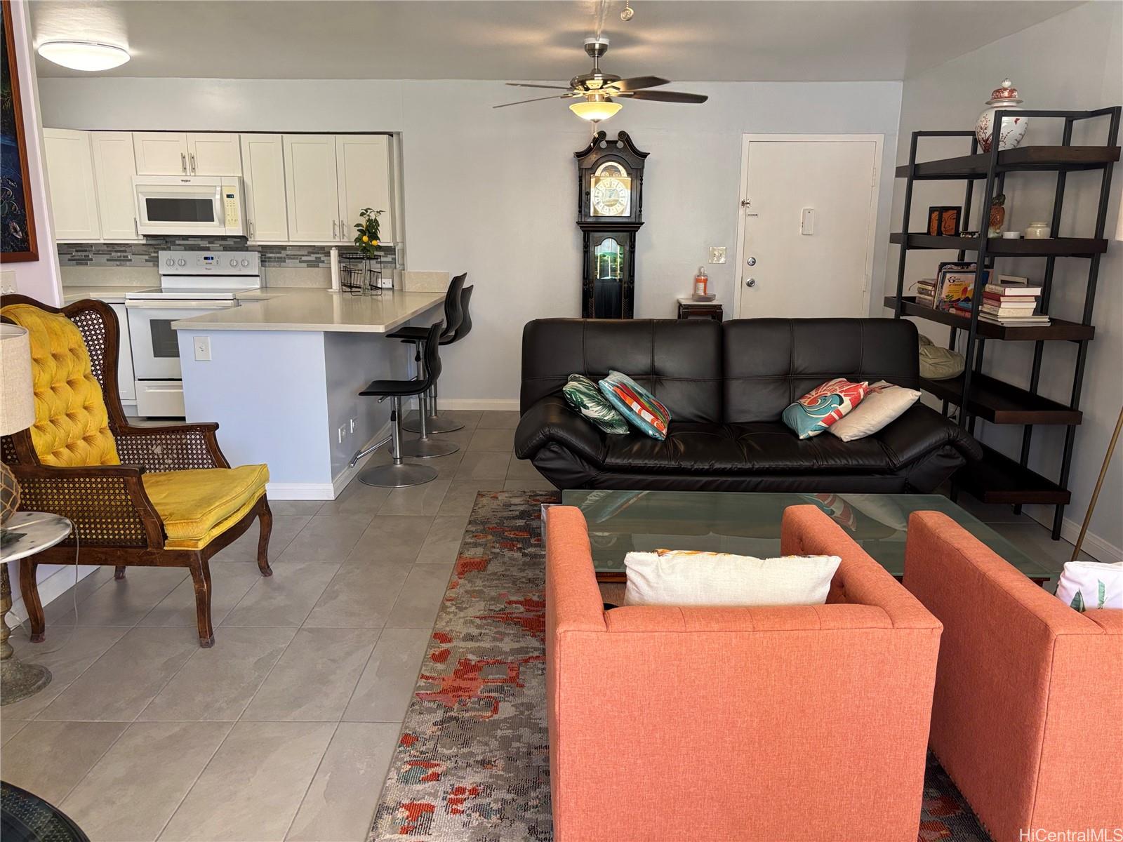 225 Kaiulani Ave Honolulu - Rental - photo 6 of 16