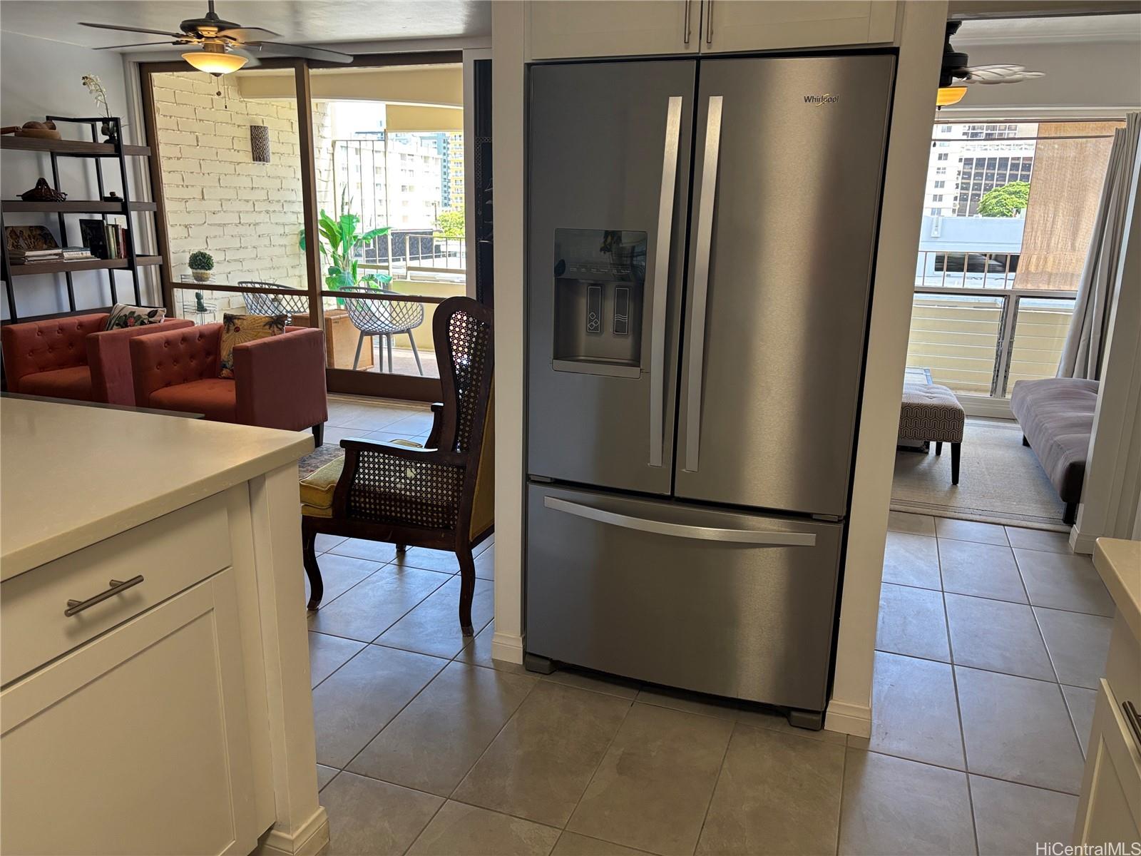 225 Kaiulani Ave Honolulu - Rental - photo 8 of 16