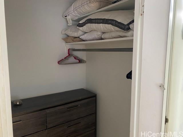 225 Kaiulani Ave Honolulu - Rental - photo 3 of 11