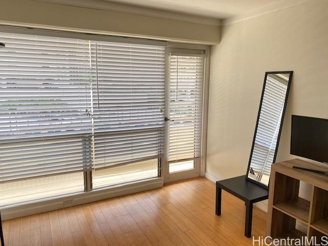 225 Kaiulani Ave Honolulu - Rental - photo 4 of 11