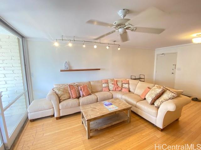 225 Kaiulani Ave Honolulu - Rental - photo 7 of 11