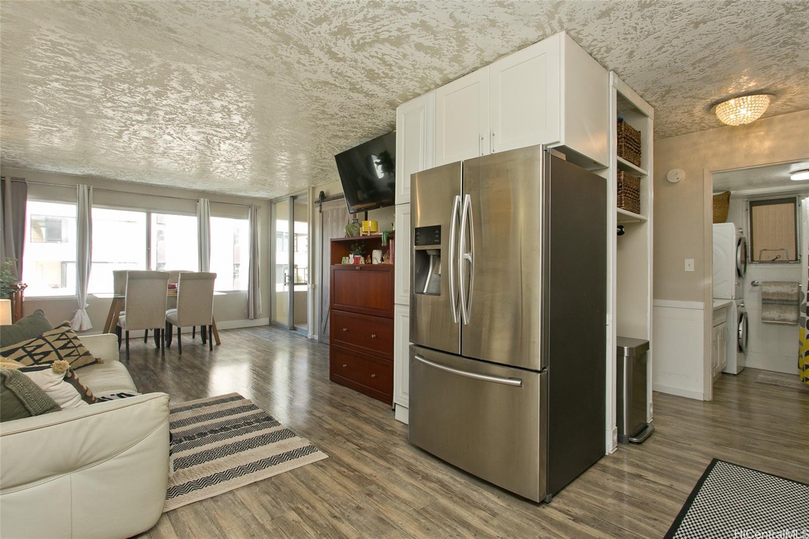 Governor Cleghorn condo # 506, Honolulu, Hawaii - photo 4 of 14