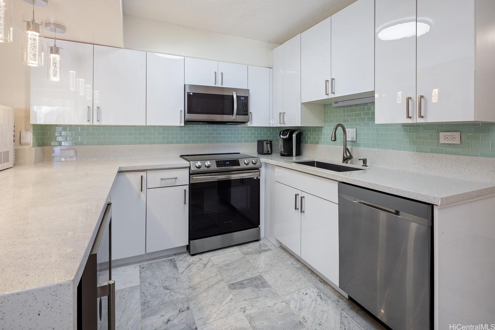 Governor Cleghorn condo # PH1, Honolulu, Hawaii - photo 8 of 18