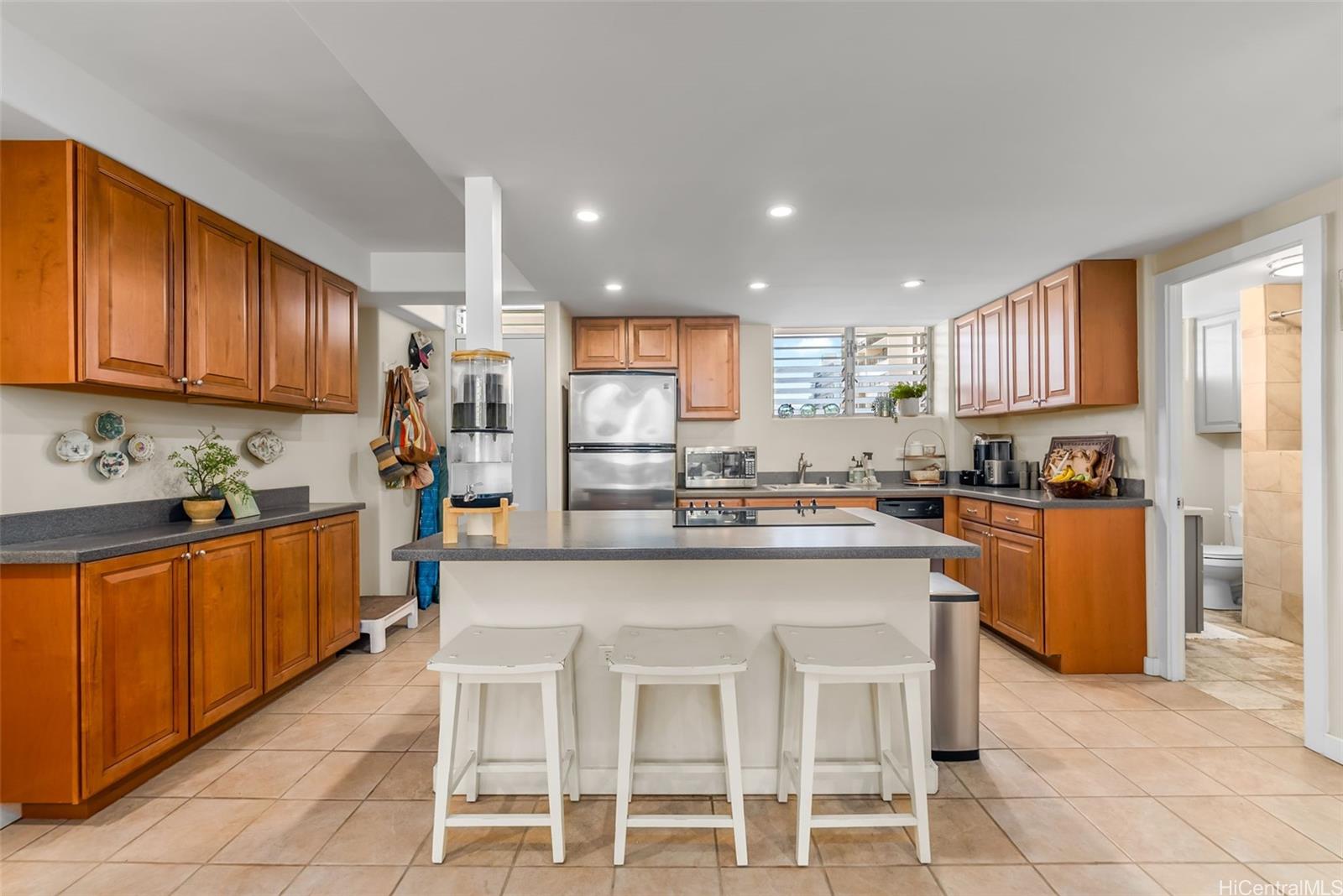 Waikiki Imperial Apts condo # 6C, Honolulu, Hawaii - photo 3 of 22