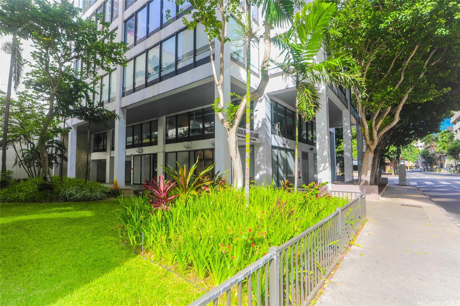 Harbor Square condo # 10D, Honolulu, Hawaii - photo 17 of 17