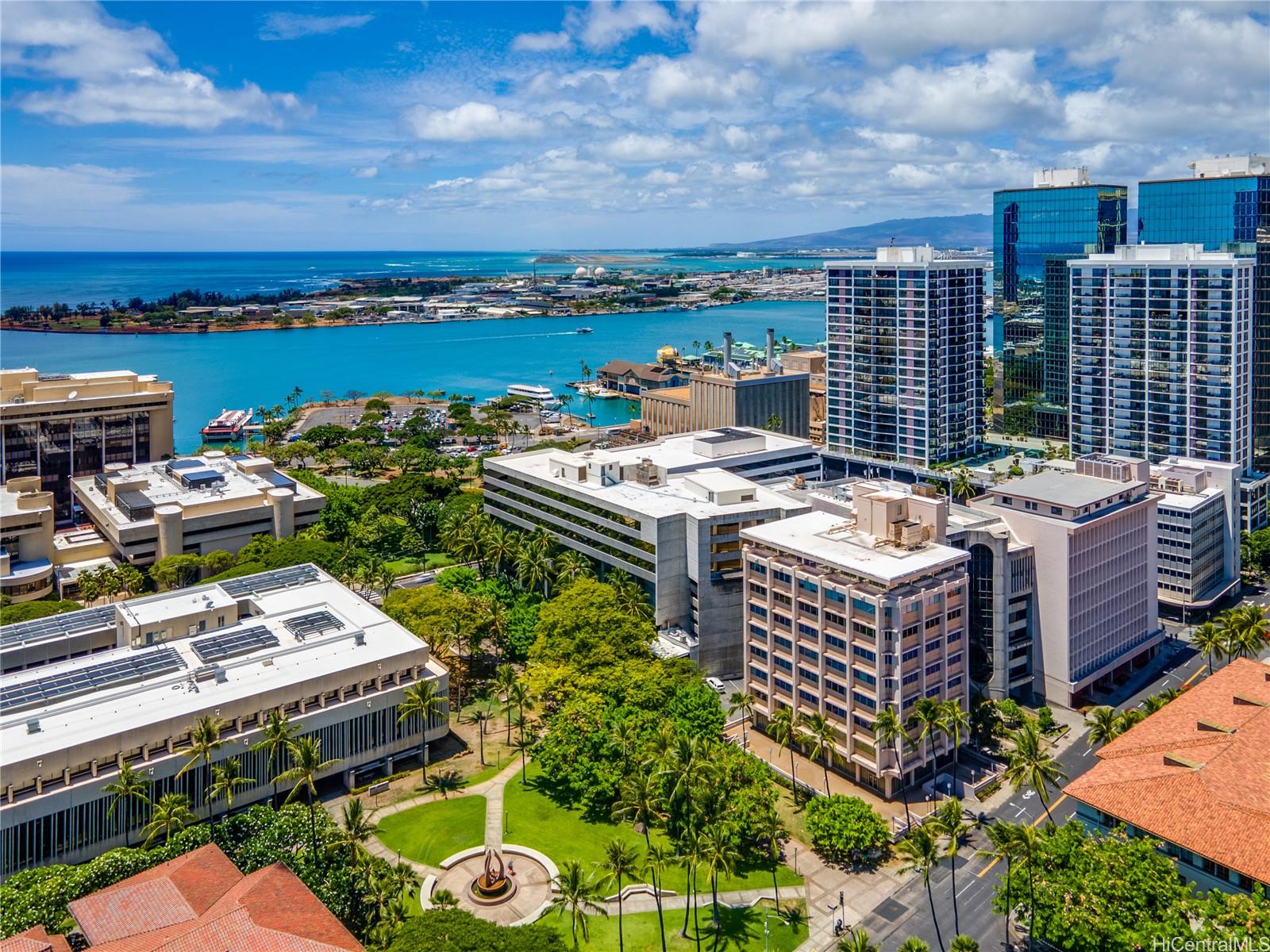 Harbor Square condo # 10G, Honolulu, Hawaii - photo 23 of 25