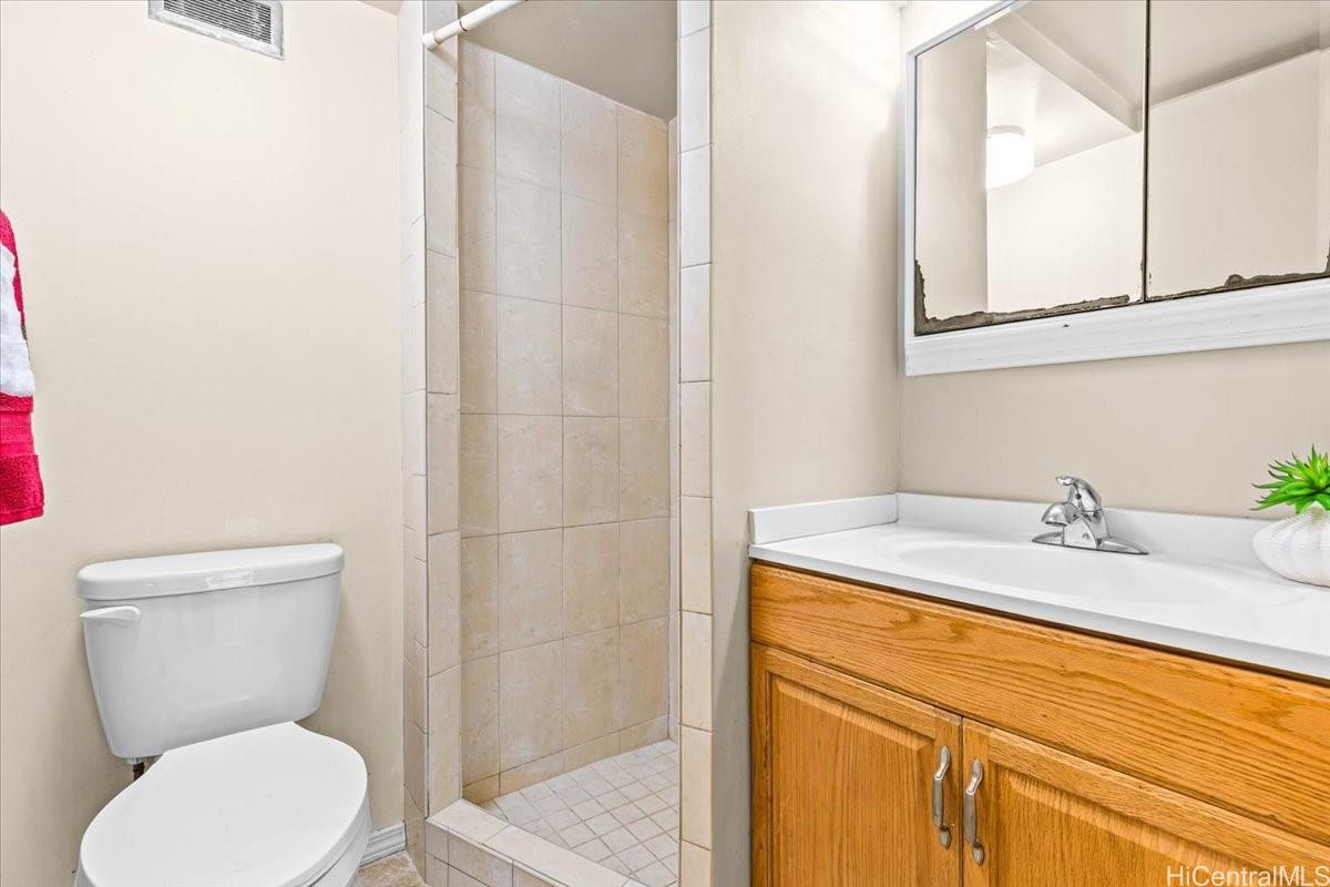 Harbor Square condo # 11E, Honolulu, Hawaii - photo 17 of 25