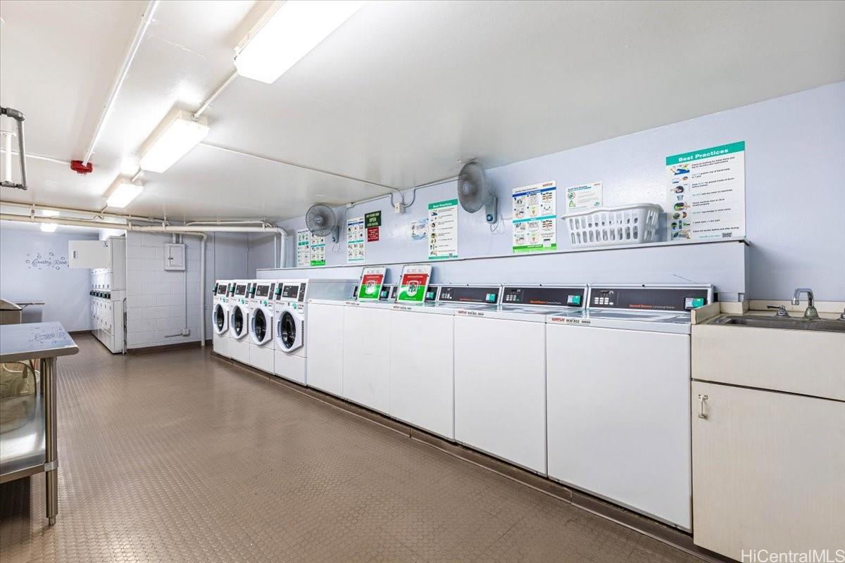 Harbor Square condo # 11E, Honolulu, Hawaii - photo 24 of 25