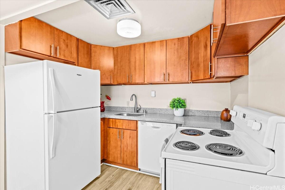 Harbor Square condo # 11E, Honolulu, Hawaii - photo 8 of 25