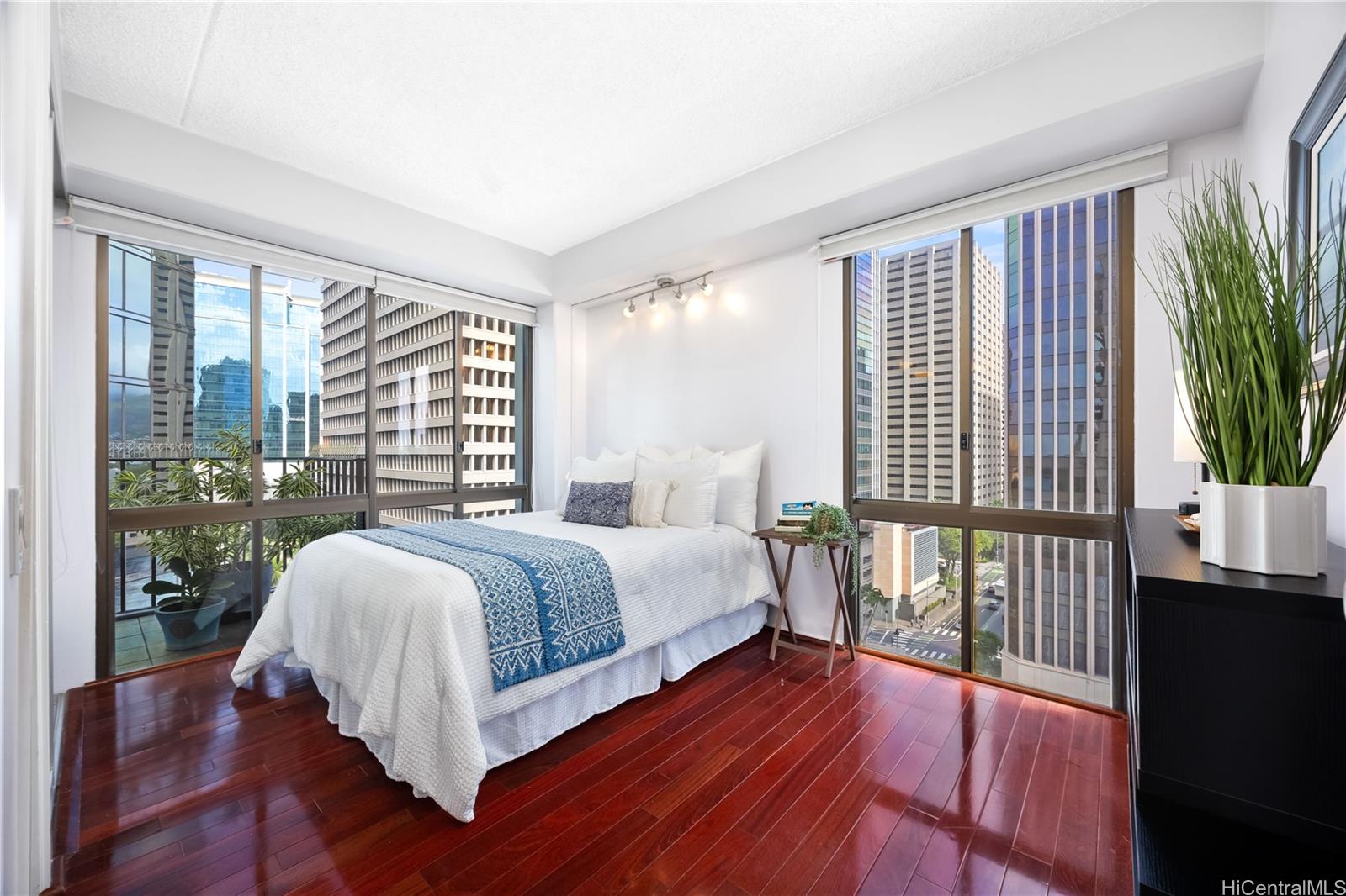 Harbor Square condo # 12G, Honolulu, Hawaii - photo 11 of 25