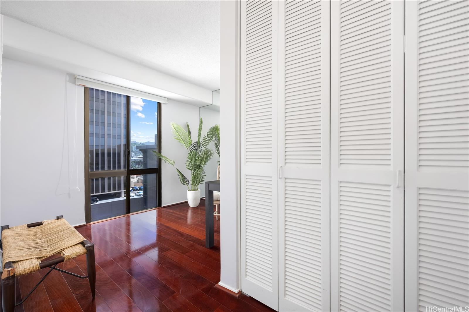 Harbor Square condo # 12G, Honolulu, Hawaii - photo 20 of 25