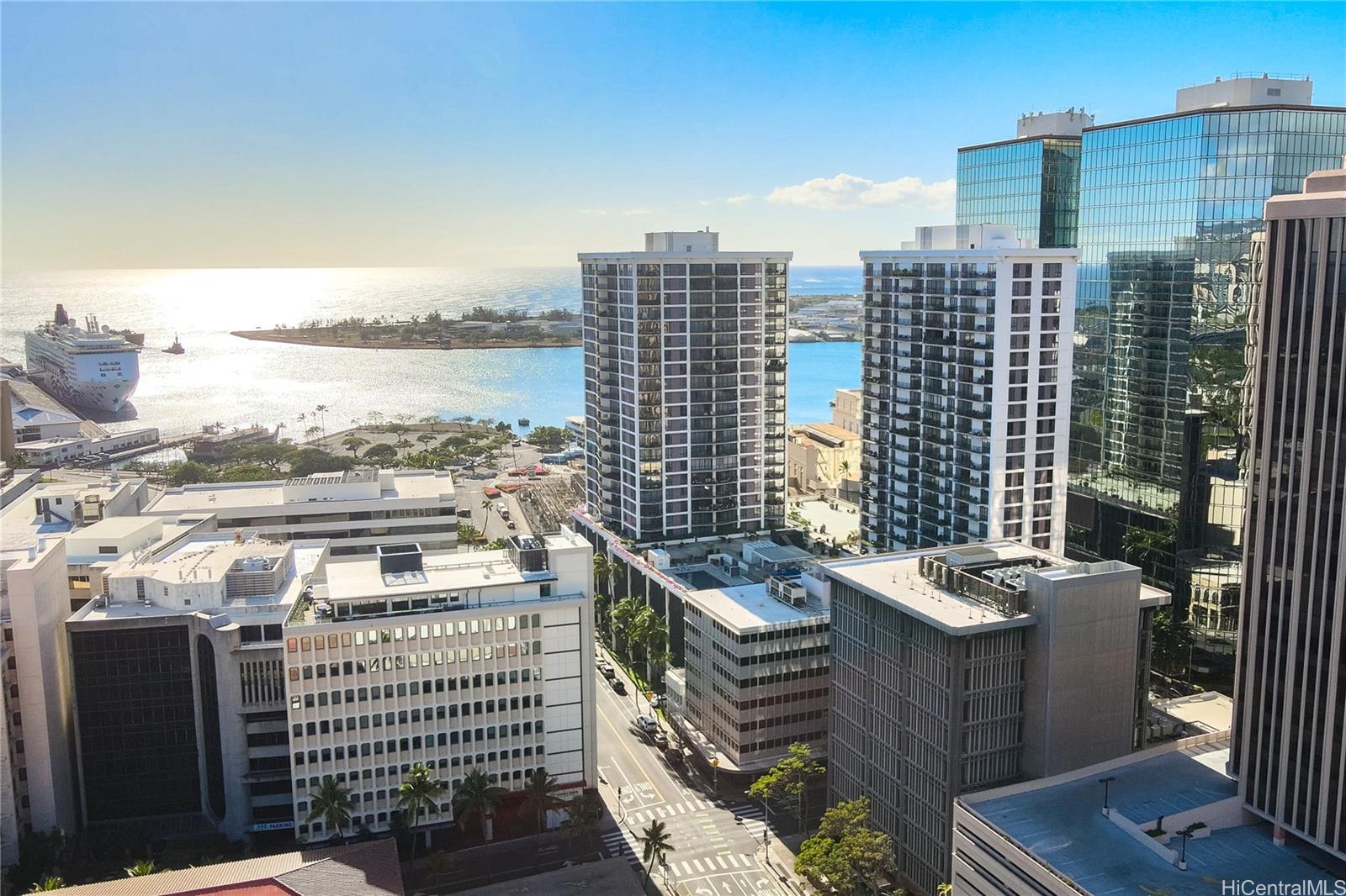 Harbor Square condo # 12G, Honolulu, Hawaii - photo 24 of 25