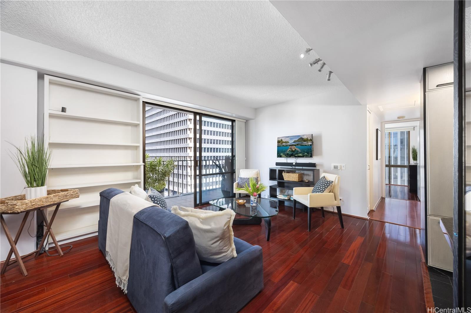 Harbor Square condo # 12G, Honolulu, Hawaii - photo 5 of 25