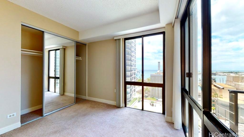 Harbor Square condo # 14A, Honolulu, Hawaii - photo 4 of 16
