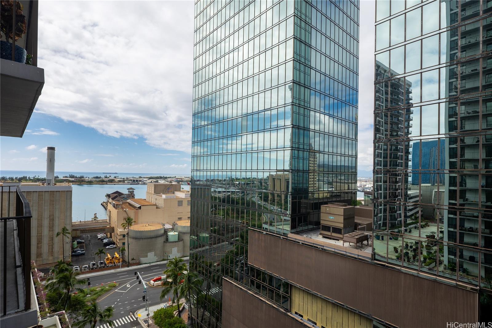 Harbor Square condo # 14C, Honolulu, Hawaii - photo 18 of 23