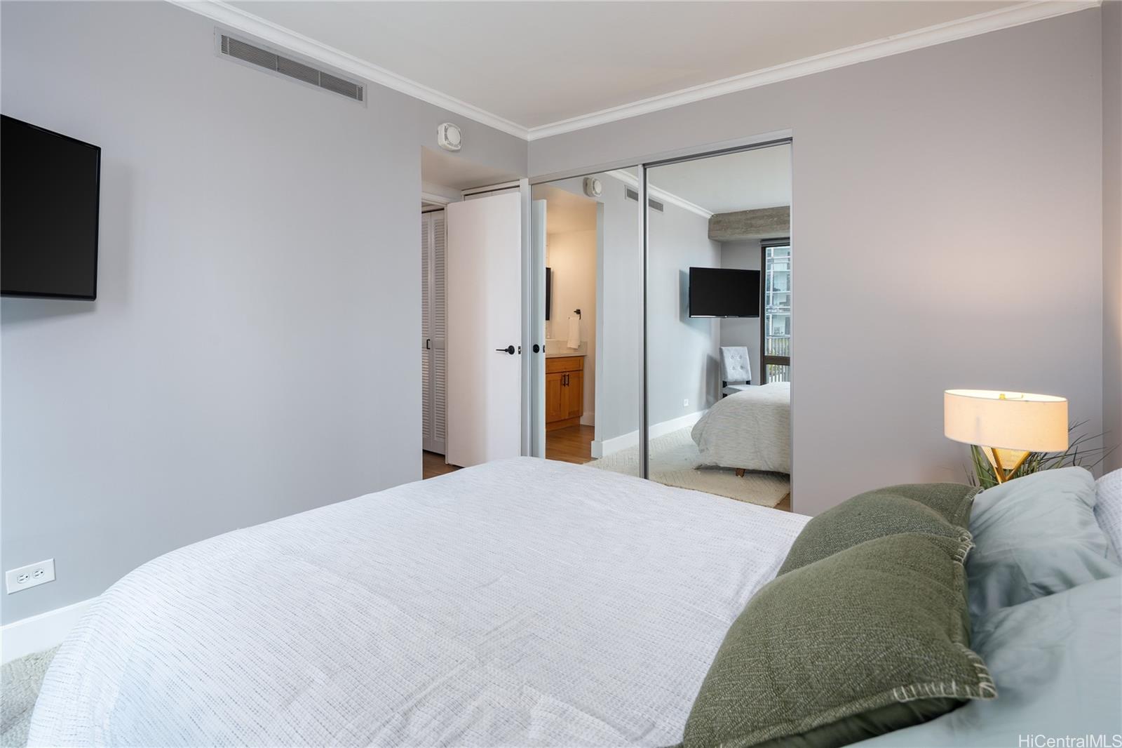 Harbor Square condo # 14C, Honolulu, Hawaii - photo 10 of 23