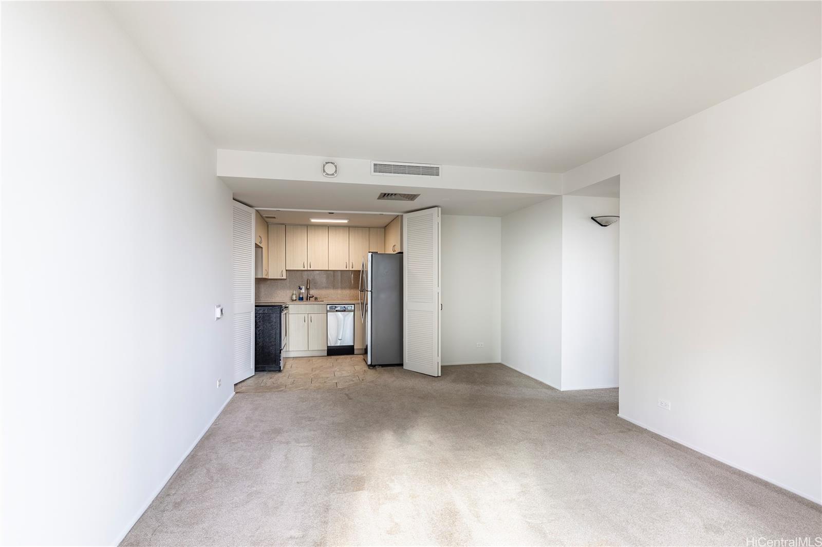 Harbor Square condo # 16A, Honolulu, Hawaii - photo 2 of 16