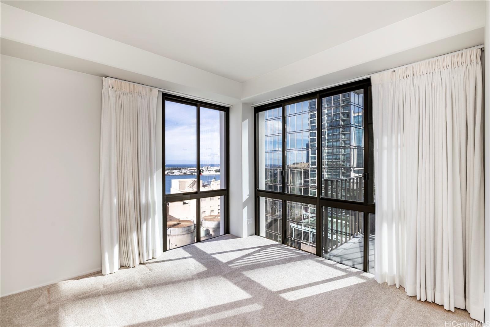 Harbor Square condo # 16A, Honolulu, Hawaii - photo 11 of 16