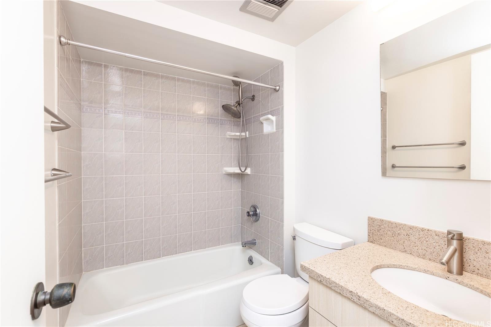 Harbor Square condo # 16A, Honolulu, Hawaii - photo 13 of 16