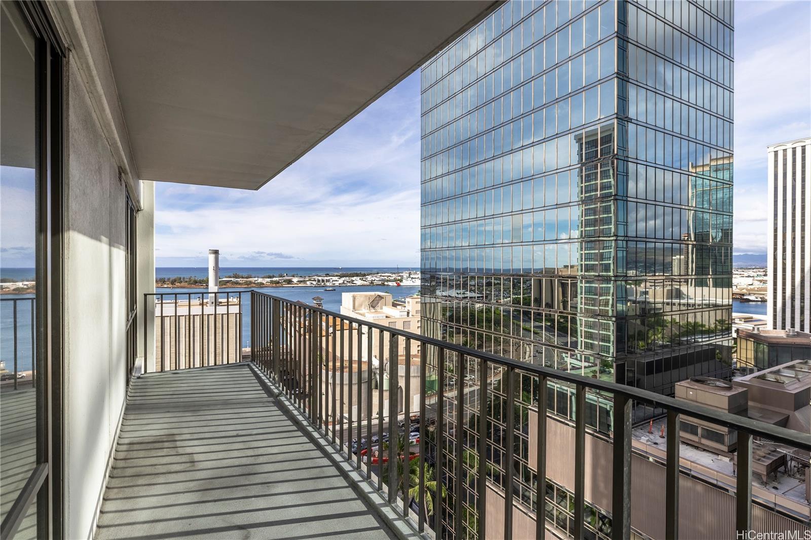 Harbor Square condo # 16A, Honolulu, Hawaii - photo 14 of 16