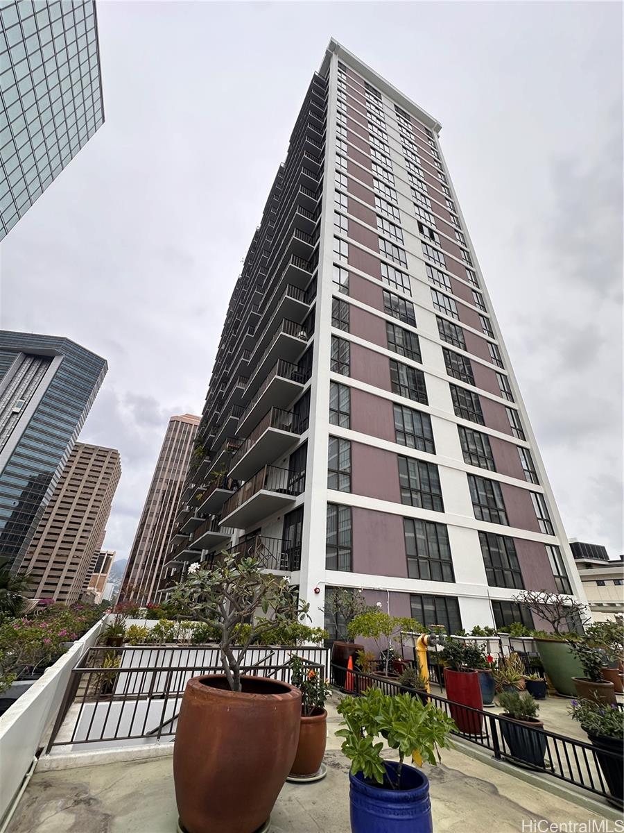 225 Queen Street Honolulu - Rental - photo 2 of 16